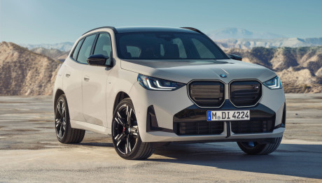 BMW: Οι πρέσες που κατασκευάζουν 10.000 εξαρτήματα την ημέρα