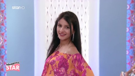 Shopping Star: Η Ειρήνη Έκανε Πασαρέλα Με Φούξια Πέδιλο