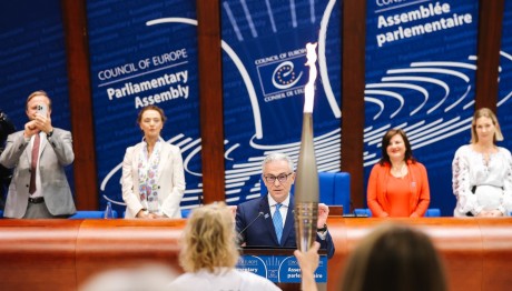 Η Ολυμπιακή Φλόγα Στο Συμβούλιο Της Ευρώπης