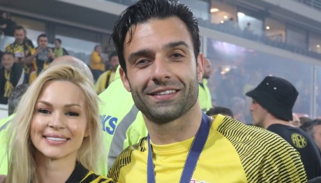 Γιώργος Τζαβέλλας - Βίκυ Κάβουρα