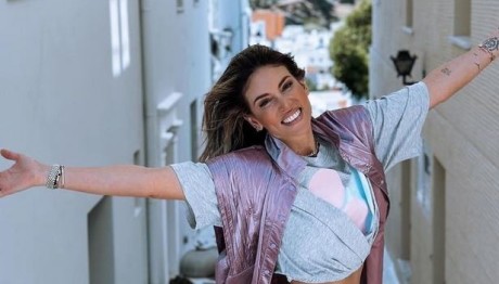 Αθηνά Οικονομάκου