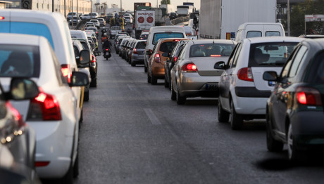 Καραμπόλα Έξι Αυτοκινήτων Στην Ποσειδώνος