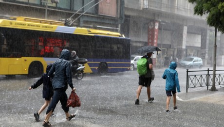Έκτακτο Δελτίο Καιρού: Καταιγίδες Και Χαλάζι Μέχρι Τις 4/7
