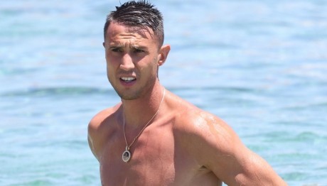 Bλαχοδήμος: Στη Θάλασσα Με Τον Γιο Του