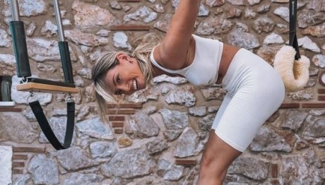 Αθηνά Οικονομάκου