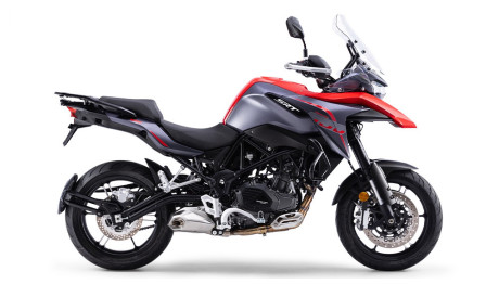 QJMOTOR SRT 550 S: Η τιμή του νέου μοντέλου στην Ελλάδα
