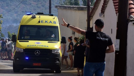 Πύργος: Πέταξε Τη Γυναίκα Του Από Το Μπαλκόνι