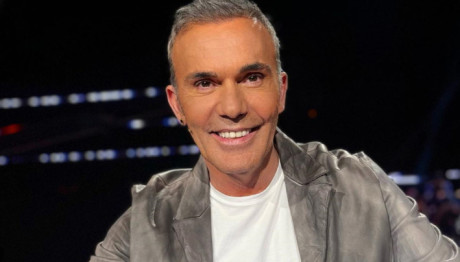 Αγνώριστος Ο Ρόκκος - Tραγουδά Στα Κυπριακά Με Βίσση -Γαρμπή