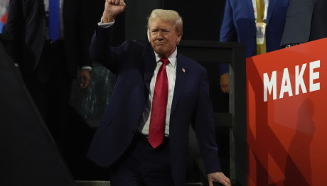 Ντόναλντ Τραμπ: Πρώτη Εμφάνιση Μετά Την Απόπειρα Δολοφονίας