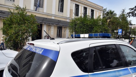 Αστακός: Έδειρε Την Πρώην Σύζυγό Του & Την Έριξε Στη Θάλασσα