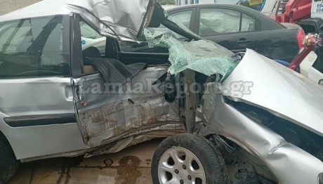 Τροχαίο: Διαλύθηκε Το Αυτοκίνητο Αλλά Δεν Έπαθαν Τίποτα