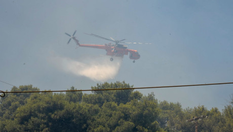 Φωτιά Τώρα Στη Βαρυμπόμπη - Επιχειρούν Εναέρια Μέσα