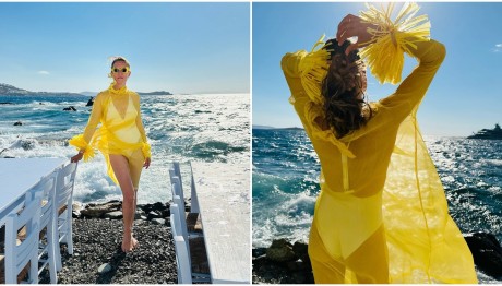 Βίκυ Καγιά: Ποζάρει με κίτρινη διαφάνεια και φόντο τη θάλασσα