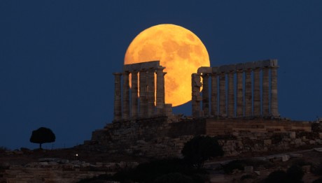 Πανσέληνος: Μάγεψε Το Φεγγάρι Του Ελαφιού