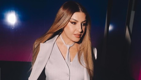 Έλενα Παπαρίζου