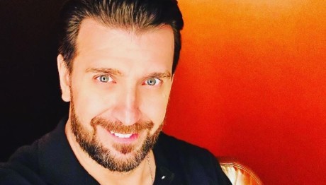 Θάνος Πετρέλης