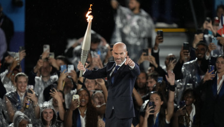 Ολυμπιακοί Αγώνες: Ο Ζιντάν Πρωταγωνιστεί Στο Βίντεο