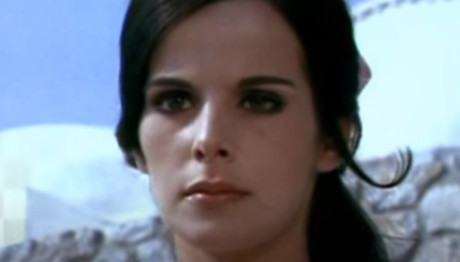 Ίνκα Τσαγκάρη: Η Κούκλα Κόρη Της Έλενας Ναθαναήλ