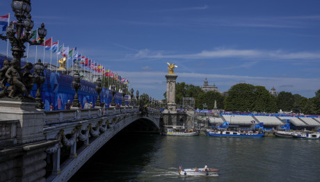 Παρίσι: Μολυσμένος Ο Σηκουάνας - Αναβάλλονται Αγώνες