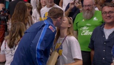 Παρίσι: Έτσι Έμαθε Ο Μέρφι Το Φύλο Του Μωρού Του