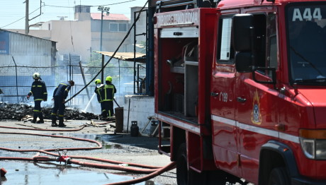 Φωτιά Σε Αποθήκες Στο Αιγάλεω