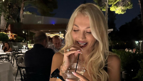 Σπυροπούλου: Ποζάρει με λεοπάρ ολόσωμο μαγιό