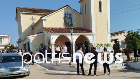 Τροχαίο Κυπαρισσία: Σπαραγμός Στην Κηδεία Πατέρα Και Κόρης