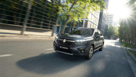 Suzuki S-CROSS: Άμεσα διαθέσιμο με πιο πλούσιο εξοπλισμό 