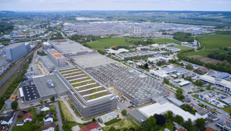 BMW: Τι κάνει για να είναι ανεξάρτητη στην ηλεκτροκίνηση