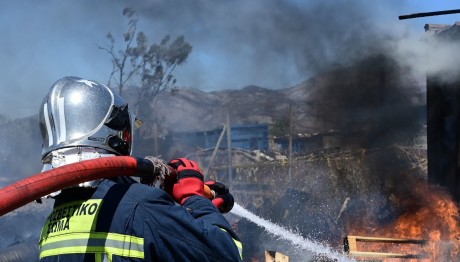 φωτιά εργοστάσιο