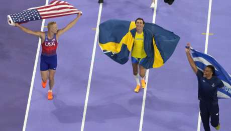 Το Μήνυμα Του Ντουμπλάντις Στον Καραλή