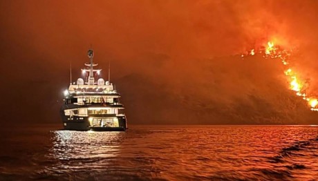 Φωτιά Ύδρα: Ομολόγησε Ο Καπετάνιος Ότι Έριξε Βεγγαλικά