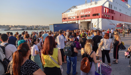 Κορυφώνεται Η Έξοδος Των Αδειούχων Του 15Αύγουστου