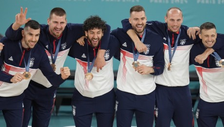 Ολυμπιακοί Αγώνες: Μεθυσμένοι Οι Σέρβοι Στην Απονομή