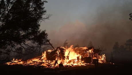 Φωτιά Βαρνάβα: Άνοιξαν οι χώροι του ΟΑΚΑ για τους κατοίκους