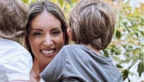 Αθηνά Οικονομάκου