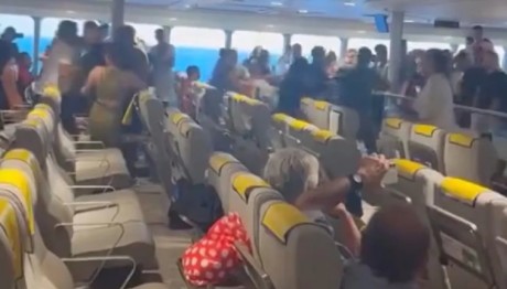 Άγρια Συμπλοκή Στο Πλοίο Από Μύκονο Για Ραφήνας