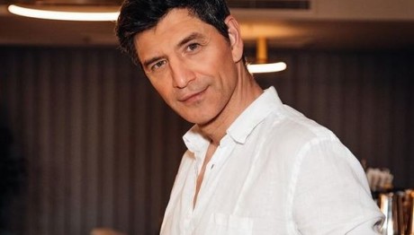 Σάκης Ρουβάς: Έφτιαξε Κερκυραϊκό Bianco Στη Σκιάθο