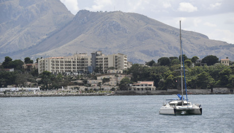 Σικελία: Η Στιγμή Της Βύθισης Του Ιστιοφόρου στο Παλέρμο