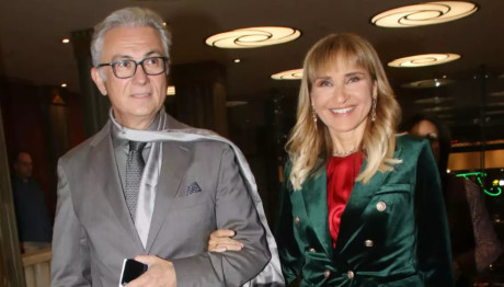 Ζαχαρέα -Ρουσόπουλος: Αποχαιρετούν Αγκαλιά Την Υπερπανσέληνο