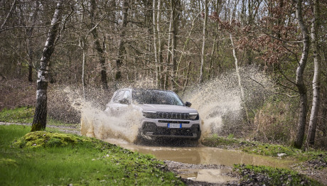 Jeep Avenger e-Hybrid: Ολα όσα πρέπει να γνωρίζετε