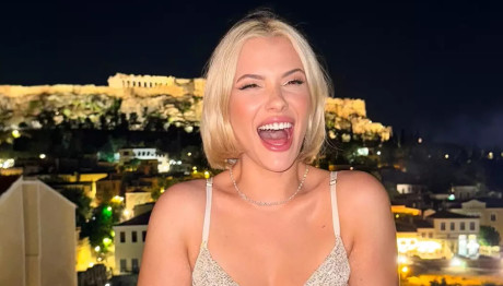 Λάουρα Νάργες: Τα καλοκαιρινά στιγμιότυπα με τον γιο της