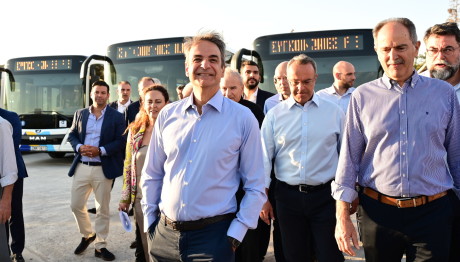 Κυριάκος Μητσοτάκης: Στο Αμαξοστάσιο Του ΟΑΣΑ Στο Κορωπί