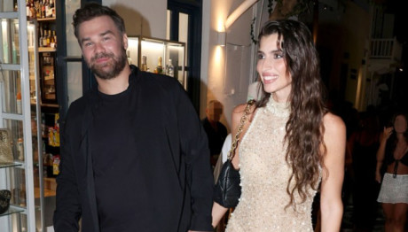 Σαμπάνης: Η Σαρρή... Χαζεύει Τα Μάτια Του Στην Πορτογαλία