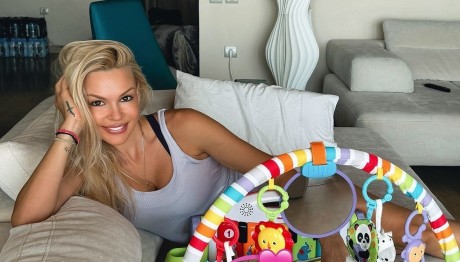 Βίκυ Κάβουρα