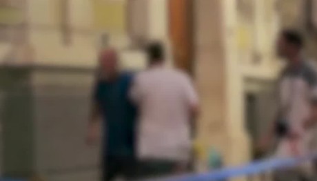 Άγριο Ξύλο Ταξιτζή Με Τουρίστες Στο Κέντρο Της Αθήνας