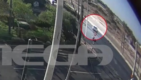 Βίντεο: Τροχαίο Στη Λεωφόρο Ποσειδώνος Με Θύμα 27χρονη Οδηγό