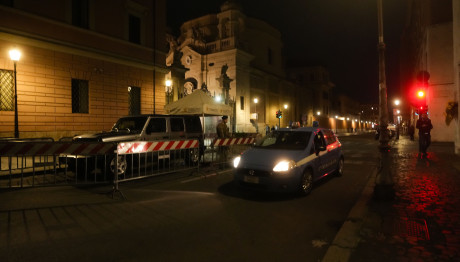 Ιταλία: 17χρονος Σκότωσε Τον Αδελφό Και Τους Γονείς Του