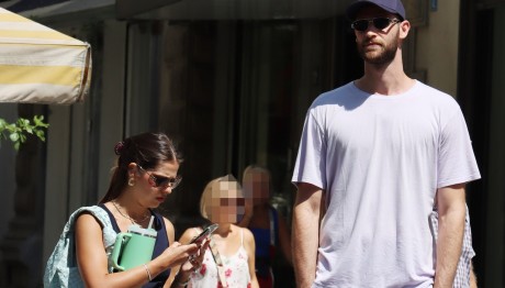 Γιώργος Παπαγιάννης: Με Τη Σύντροφό Του Για Ψώνια Στην Αθήνα