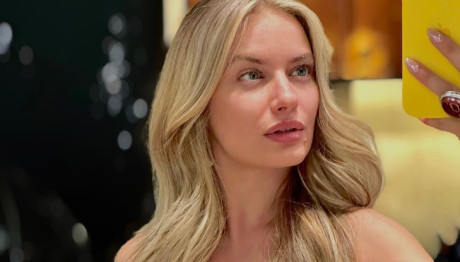 Ντόρα Μακρυγιάννη: Ποζάρει Mε Tον Πατέρα Της Στο Instagram